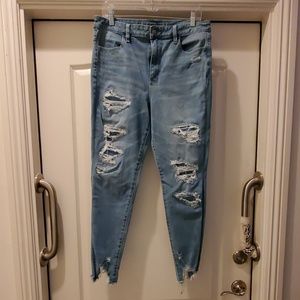 American Eagle 14R SUPER Hi Rise distressed jean